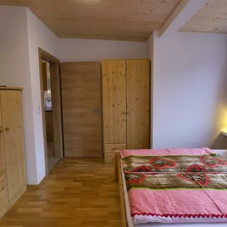 Apartment Lanser
